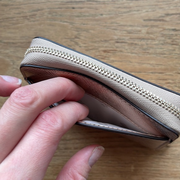 Rose gold zip-up Kate Spade Wallet - Picture 3 of 4